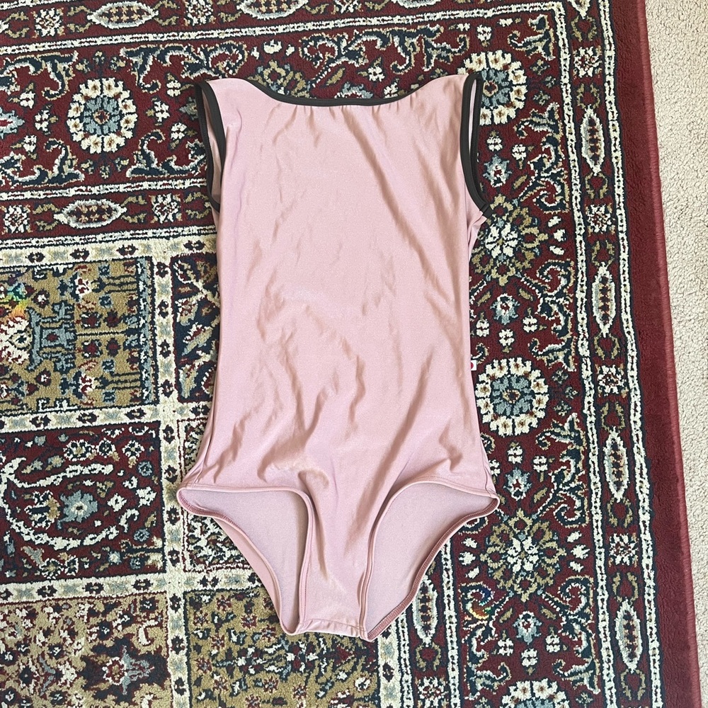 Yumiko Sofiane Leotard